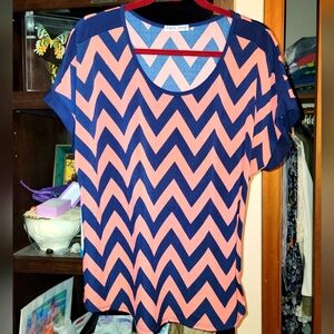 Stretchy Chevron design top